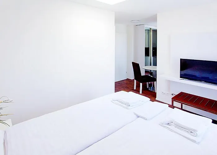 Apartment By Livingdowntown